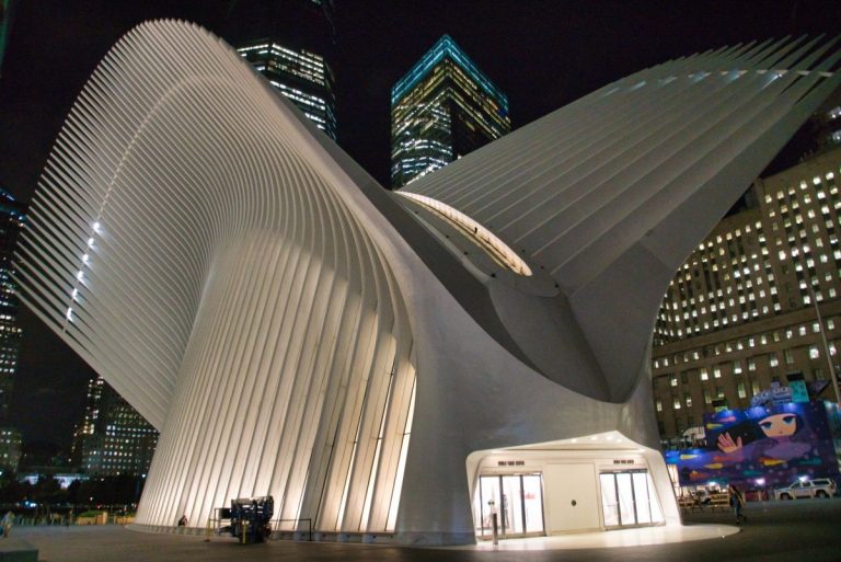 ایستگاه مرکز تجارت جهانی یا WTC اثر سانتیاگو کالاتراوا