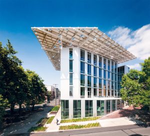 بولیت سنتر، نمونه یک ساختمان سبز و اثر دفتر معماری میلر هال
